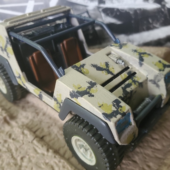 Custom arctic tundra VAMP. - Picture 5 of 6